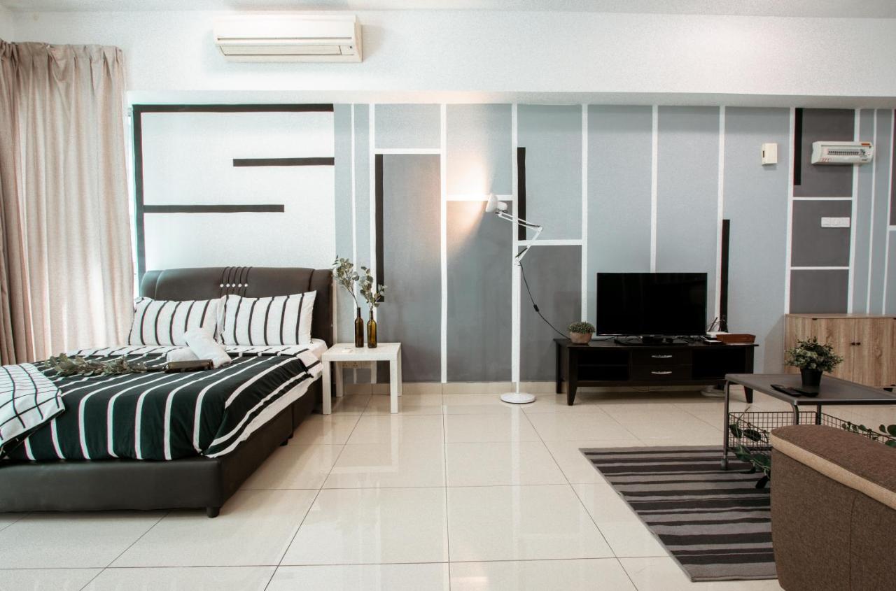 Regalia Residence The Sky Pool Suite Kuala Lumpur Exterior photo